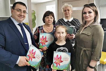 Пополняются книжные фонды